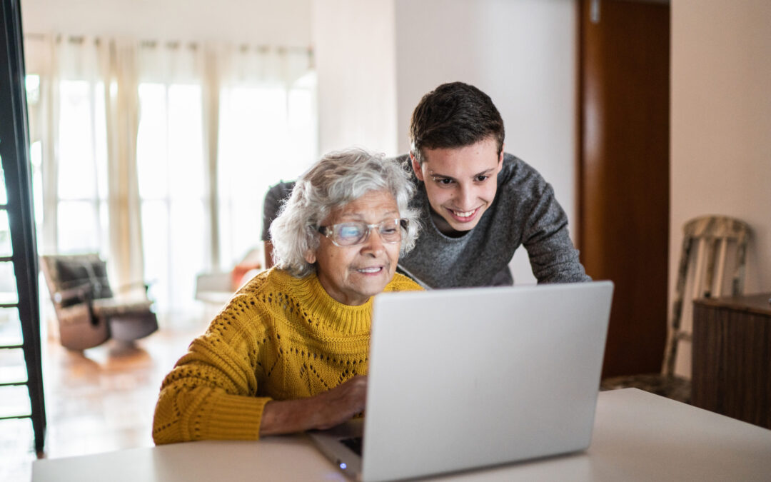 Apoya a tus abuelos en el manejo de sus finanzas